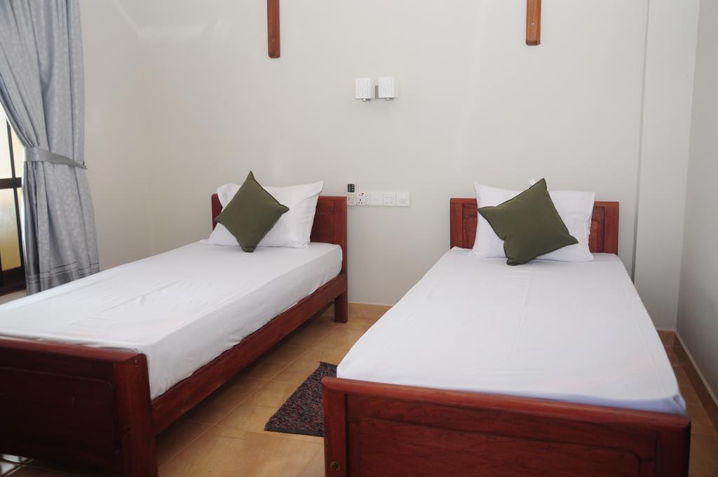 Traveller'S Home Hotel Tissamaharama Ngoại thất bức ảnh