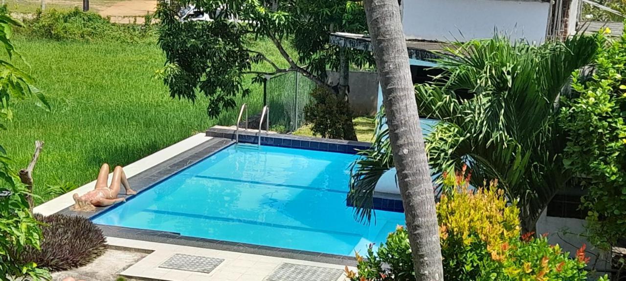 Traveller'S Home Hotel Tissamaharama Ngoại thất bức ảnh
