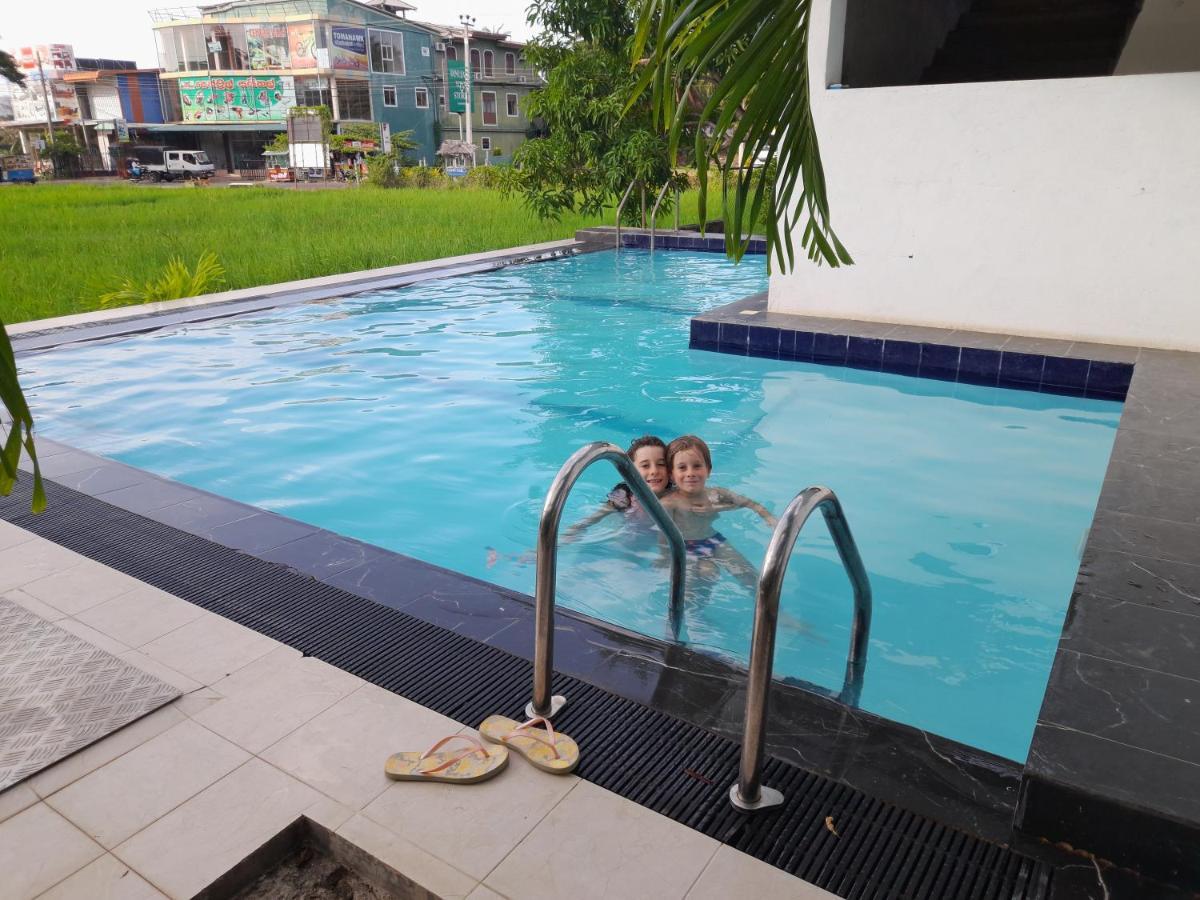 Traveller'S Home Hotel Tissamaharama Ngoại thất bức ảnh