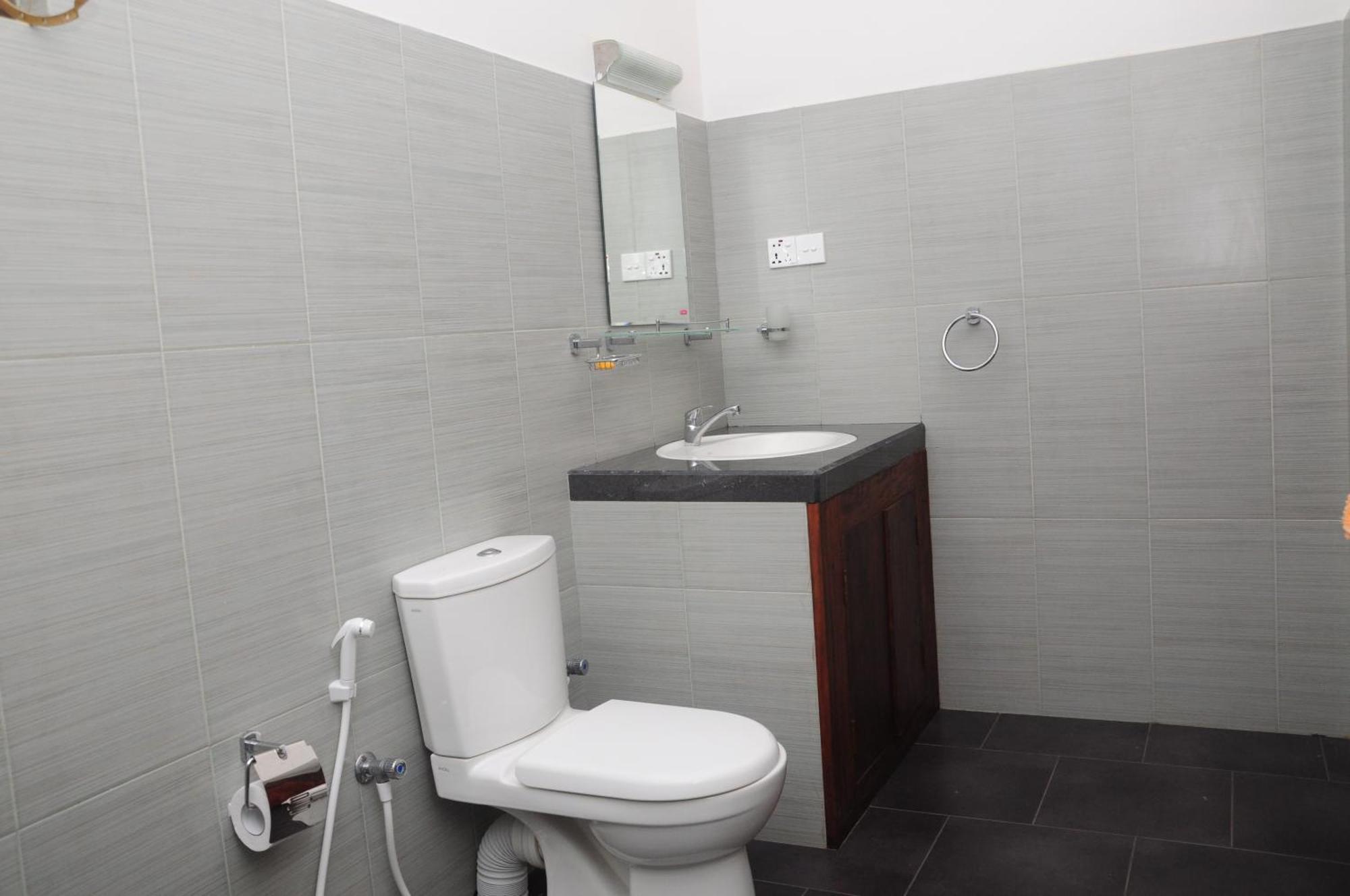 Traveller'S Home Hotel Tissamaharama Phòng bức ảnh