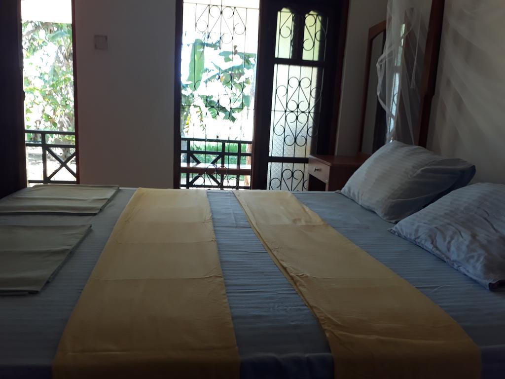 Traveller'S Home Hotel Tissamaharama Ngoại thất bức ảnh