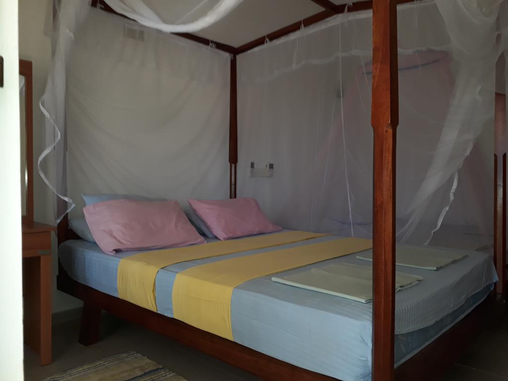 Traveller'S Home Hotel Tissamaharama Ngoại thất bức ảnh