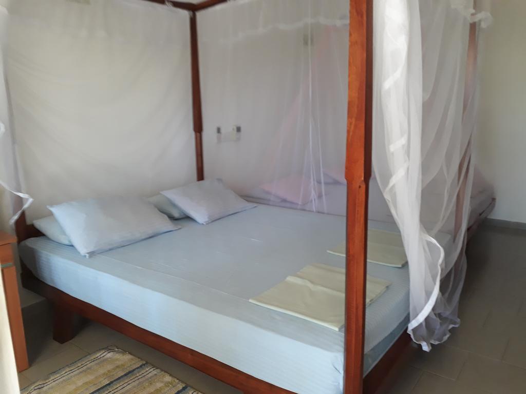 Traveller'S Home Hotel Tissamaharama Ngoại thất bức ảnh