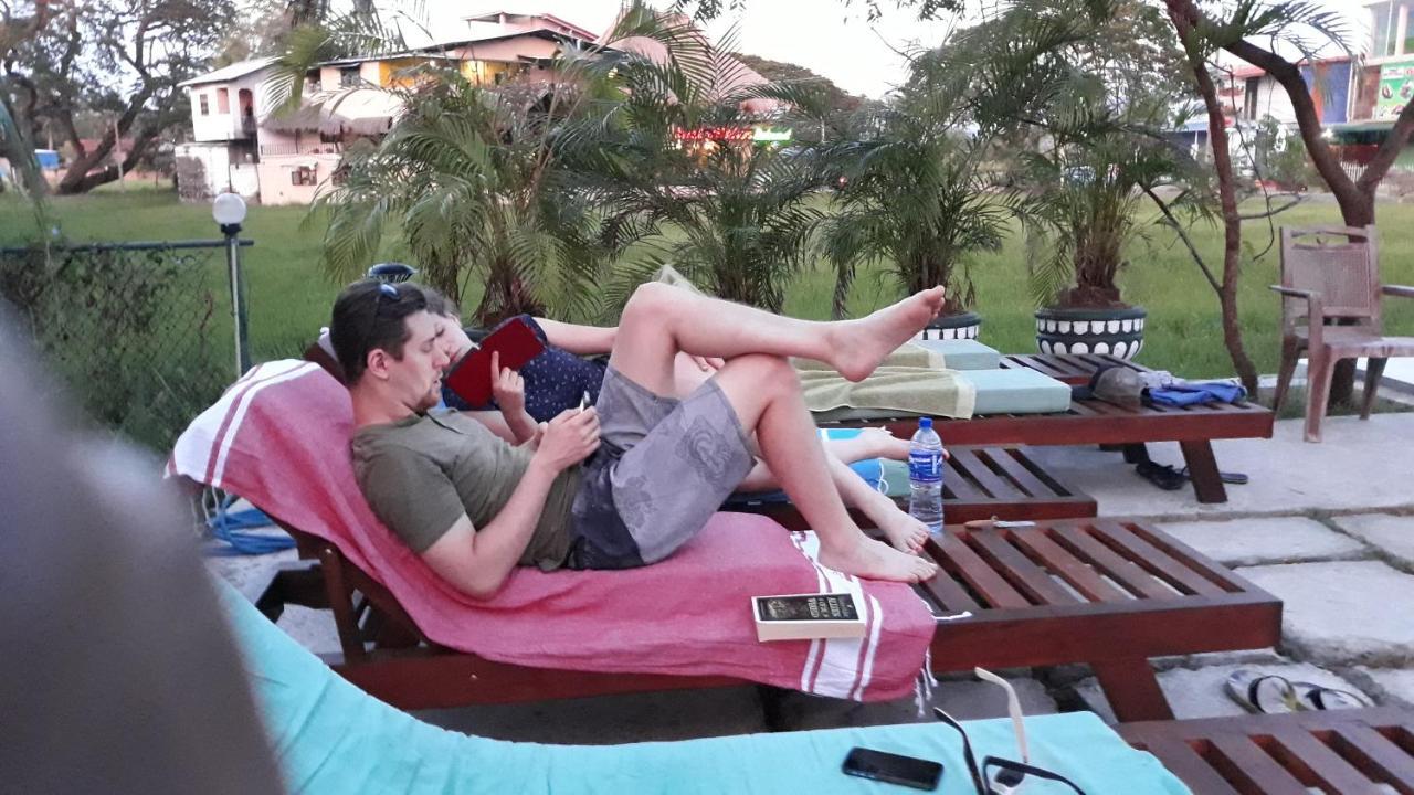 Traveller'S Home Hotel Tissamaharama Ngoại thất bức ảnh