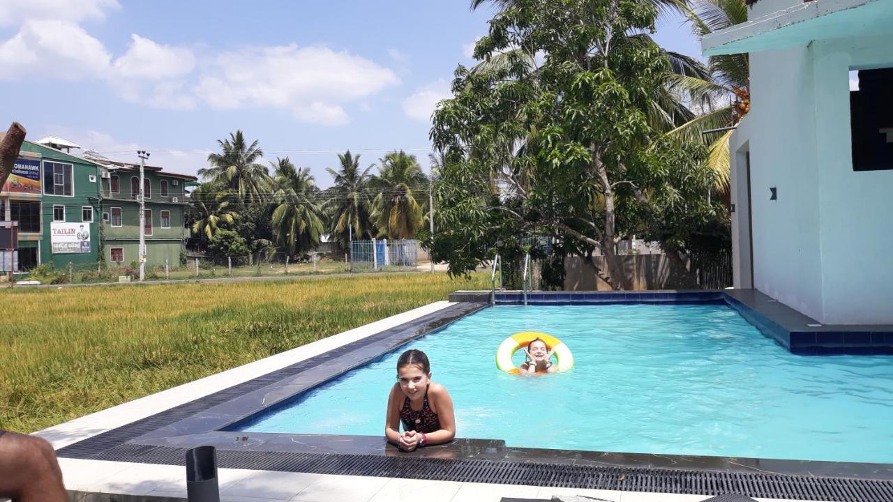 Traveller'S Home Hotel Tissamaharama Ngoại thất bức ảnh