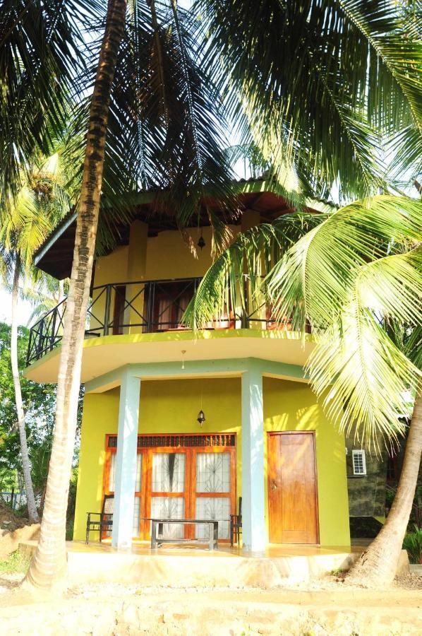 Traveller'S Home Hotel Tissamaharama Ngoại thất bức ảnh