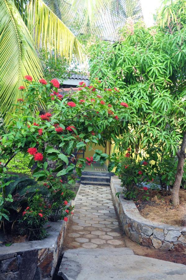 Traveller'S Home Hotel Tissamaharama Ngoại thất bức ảnh